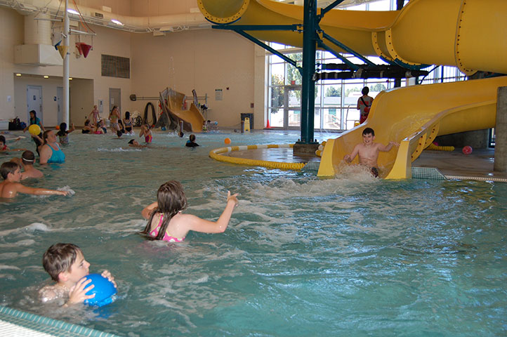 Photo: Kids swimming at the Jim Parsley Community Center
